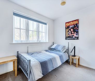 3 bedroom terraced house to rent - Photo 6