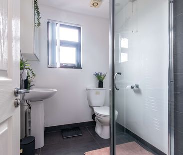 6 Bedroom Student home in Lenton Nottingham! 51 week contract! All ... - Photo 3