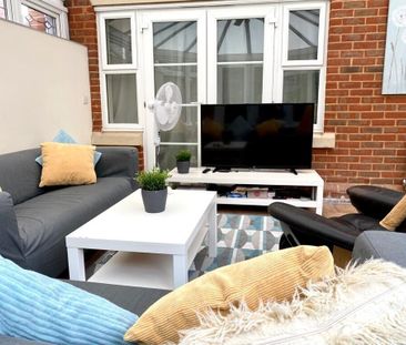 1 bedroom in a house share to rent - Photo 2