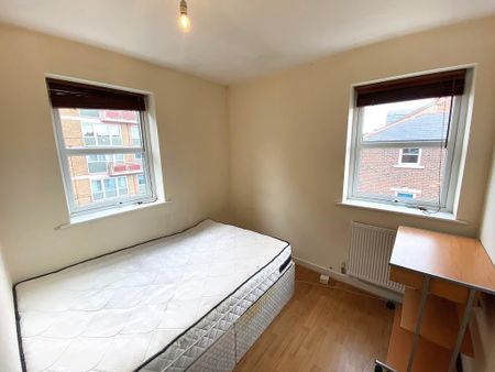 2 bedroom flat to rent - Photo 4