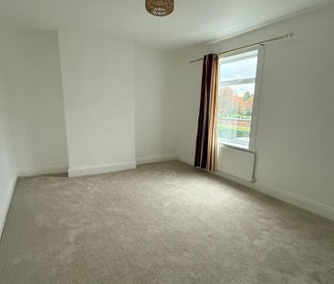 3 bedroom end of terrace house to rent - Photo 5