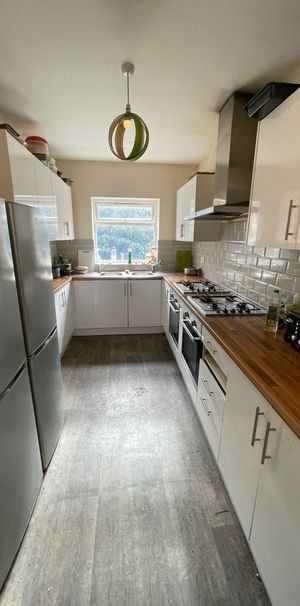 Lower Ford Street Room 6 - Photo 1