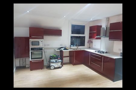 2 Bed Flat, Carrington, NG5 - Photo 4