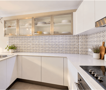 FABULOUS 3 BEDROOM TOWNHOUSE LOCATED IN A WHISPER QUIET LOCATION - Photo 4
