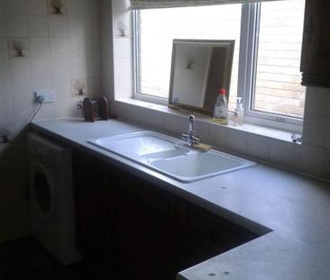 1 bedroom in a house share to rent - Photo 6