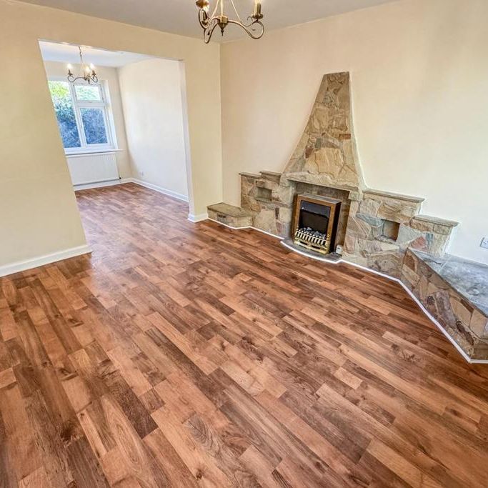 3 bedroom semi-detached house to rent - Photo 1