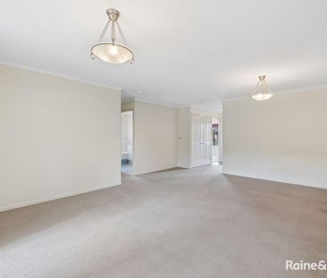 Neat & Tidy 3 Bedroom Home with Air-Con - Walk to Shops.... - Photo 4