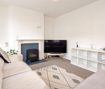 2 bedroom end of terrace house to rent - Photo 1