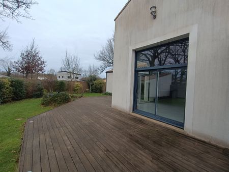 5 pièces - 169 m² A LOUER MAISON VENANSAULT - Photo 5