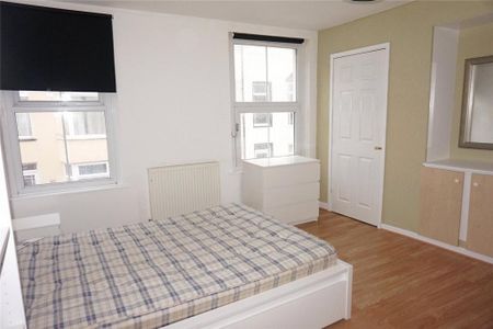 6 bedroom terraced house to rent - Photo 3