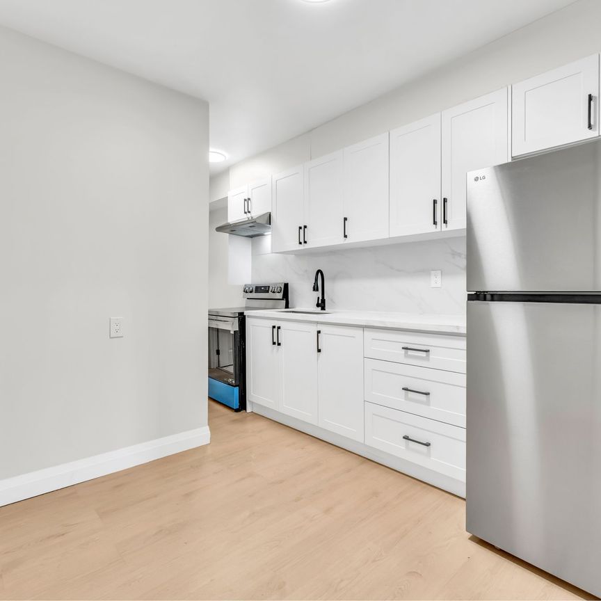 For Lease - 1822 St Clair Avenue Unit# #B, Toronto, Ontario - Photo 1