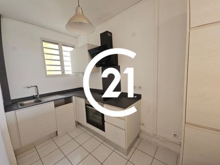 Location Appartement 65.96m² 4 pièces Fort de france - Photo 3