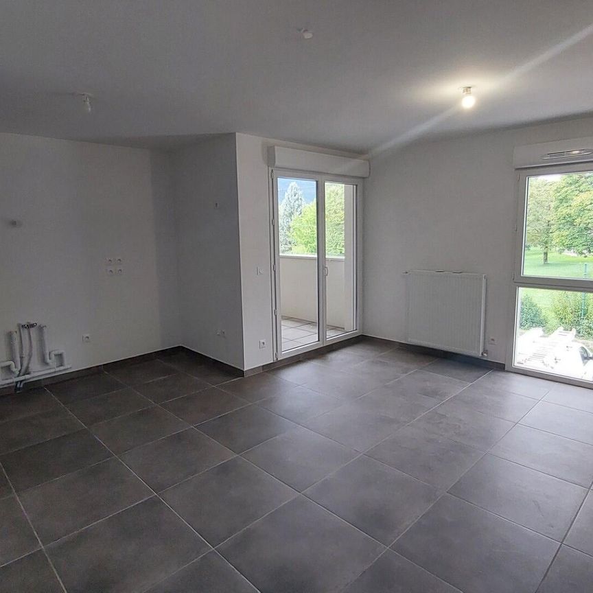 location Appartement T2 DE 43.9m² À SAINT EGREVE - Photo 1