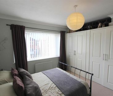 3 bedroom semi-detached house to rent - Photo 5