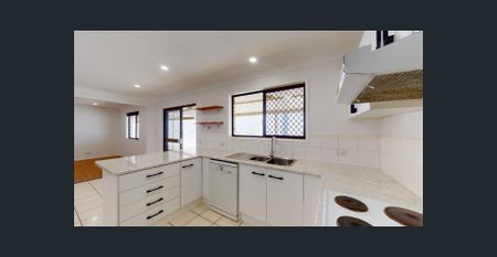 LARGE FAMILY HOME WITH SWIMMING POOL – READY FOR SUMMER FUN! - Photo 4