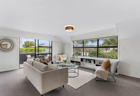 Beachside Home - Photo 3