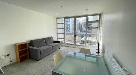 Central 2BR Apartment with Balcony! - Photo 3