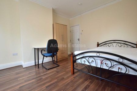 4 bedroom terraced house to rent - Photo 5
