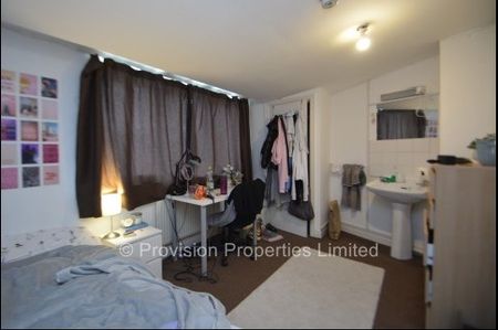 5 Bedroom Student Houses in Hyde Park - Photo 3