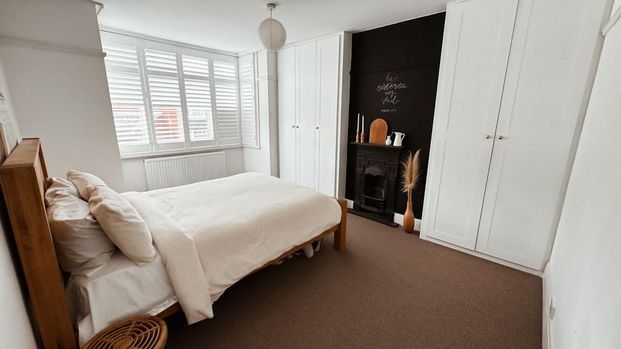 3 bedroom flat to rent - Photo 1