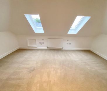 4 bedroom chalet to rent - Photo 1