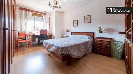 valencia, Valencian Community 46021 - Photo 4