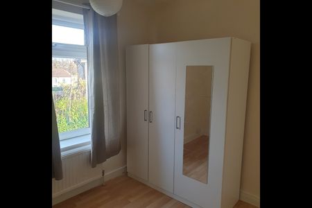 3 Bed Semi-Detached House, Perkyn Terrace, S5 - Photo 4