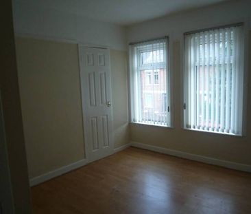 Partly Furnished 2 Bedroom Terrance - Photo 1