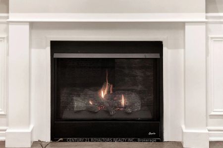 Detached Home For Lease | W9031533 - Photo 2