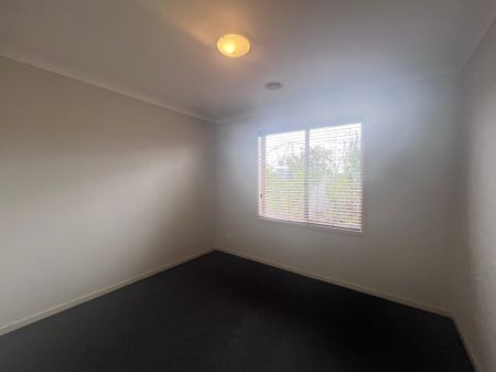 Elegant Family Living with Space, Style, and Modern Comfort - Photo 3