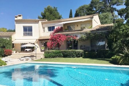 BELLE NEO PROVENÇALE DANS UN DOMAINE AVEC VUE MER - Photo 2