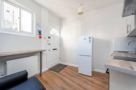 Studio to rent - Photo 3