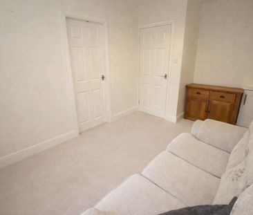 1 bedroom ground floor flat to rent - Photo 1