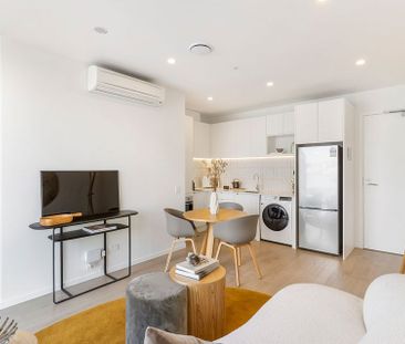 NYC Style apartment in epic location - Photo 1