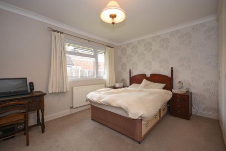 Lewis Close - Photo 3