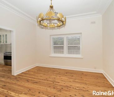 FULLY RENOVATED CENTRAL HOME - Photo 3