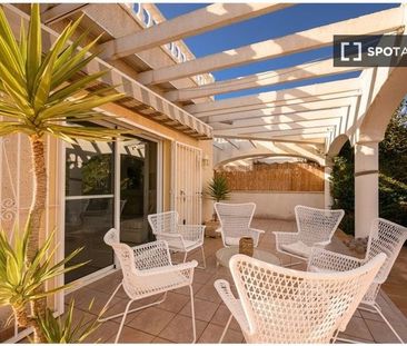 3 room luxury Flat for rent in Alicante, Spain - Photo 3