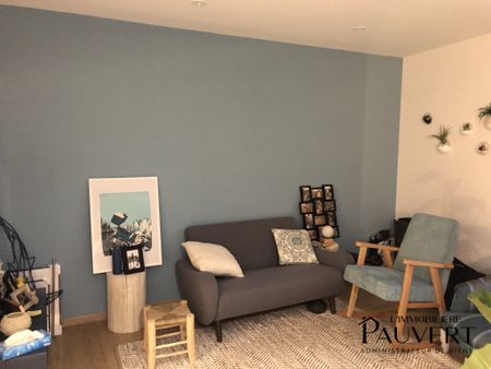 Bel Appartement T2 Meublé et Rénové avec Goût - Photo 3