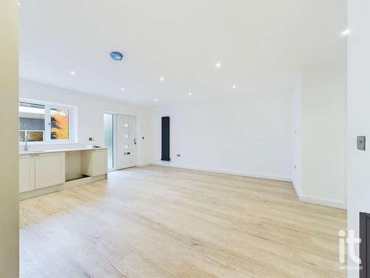 Fairacres Road, High Lane, Stockport, SK6 - Photo 1