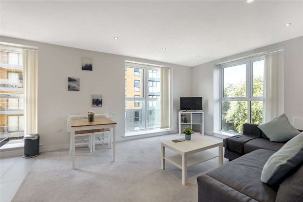 A two bedroom apartment to rent at Kennet Island in Reading. With en-suite shower room, bathroom and an allocated under ground parking space. - Photo 1