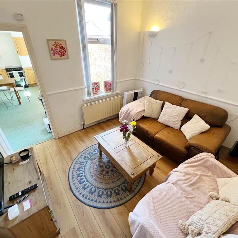 12 Strandview Street, Belfast, BT9 5FF - Photo 1