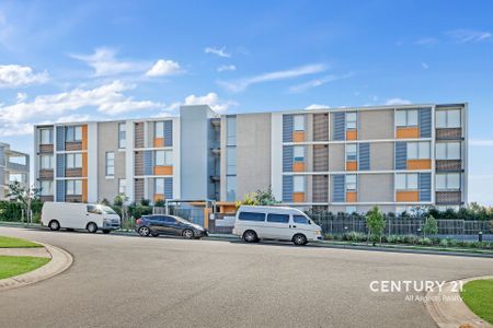 Sun-Filled Apartment in Central Location! - Photo 5