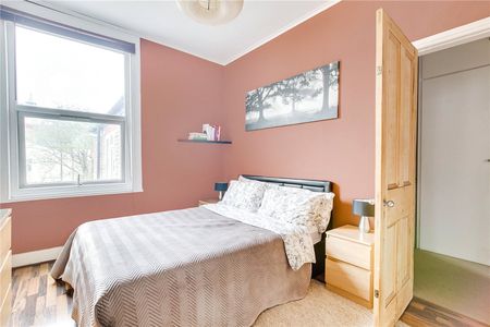 Berrymead Gardens, London, W3, London - Photo 3