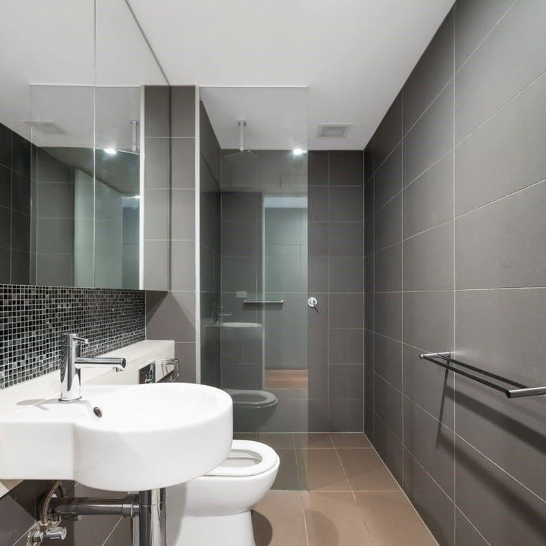 Short stroll to the beach - Photo 1