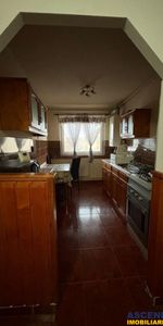 Apartament cu 3 camere, zona 7 Noiembrie - Fotografie 4