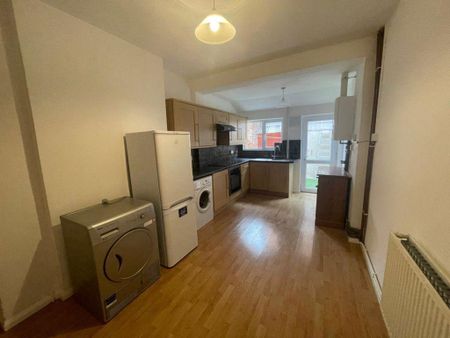 2 bedroom terraced house to rent - Photo 5