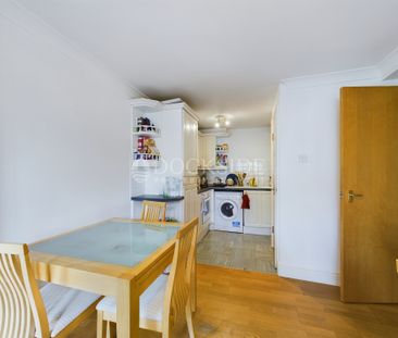 1 bed flat to rent in Slipway House, London, E14 - Photo 2