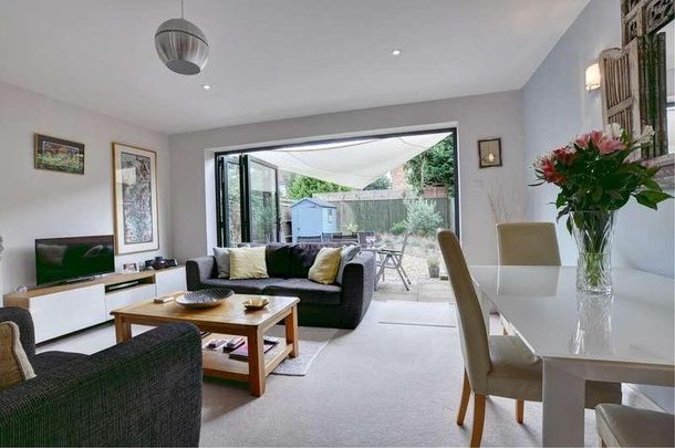 Victoria Road, Marlow, Buckinghamshire, SL7 - Photo 1