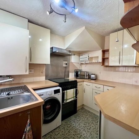 Winterbourne Close, Lewes - Photo 1