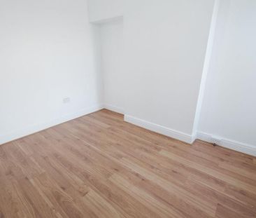 4 bedroom terraced house to rent - Photo 4